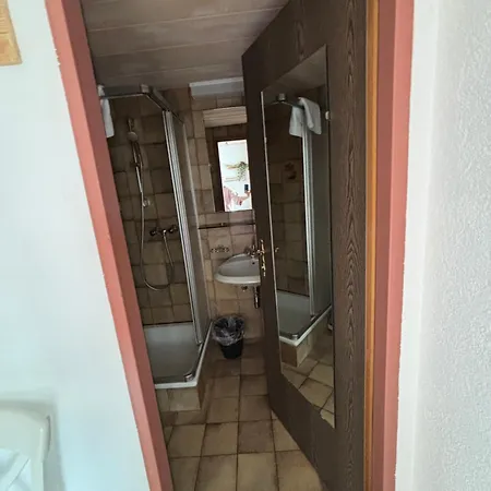 Kronenlodge بيت خشبي *